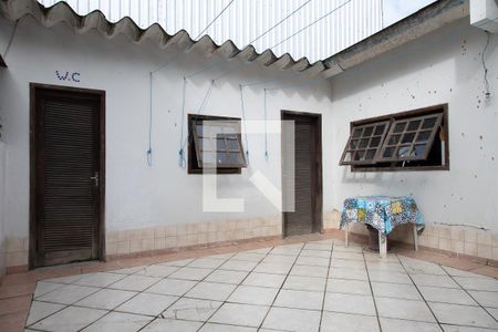 Casa à venda com 300m², 4 quartos e 2 vagas Casa à venda com 300m², 4 quartos e 2 vagasLavanderia