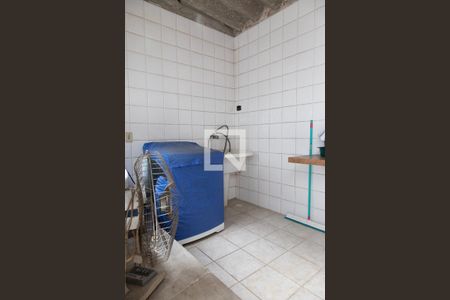 Casa à venda com 300m², 4 quartos e 2 vagas Casa à venda com 300m², 4 quartos e 2 vagasLavanderia