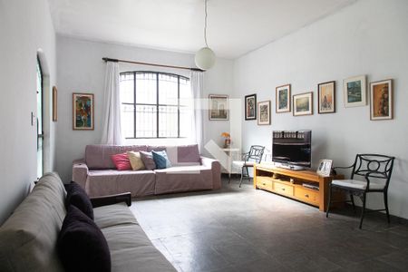 Casa à venda com 300m², 4 quartos e 2 vagas Casa à venda com 300m², 4 quartos e 2 vagasSala