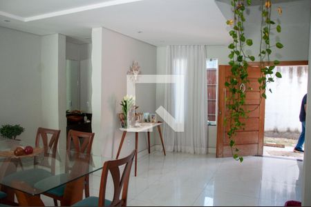 Sala de Estar de casa para alugar com 5 quartos, 620m² em Cabral, Contagem