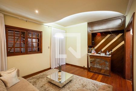 Sala 1 de casa para alugar com 4 quartos, 250m² em Ouro Preto, Belo Horizonte