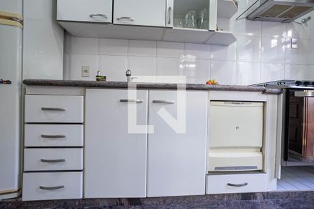 Casa à venda com 250m², 4 quartos e 4 vagasCozinha