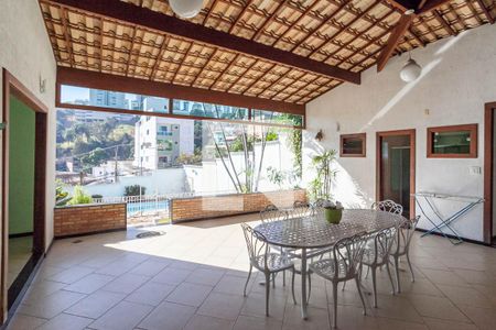 Casa à venda com 250m², 4 quartos e 4 vagasÁrea Gourmet