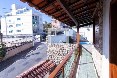 Casa à venda com 250m², 4 quartos e 4 vagasVaranda da suíte 3