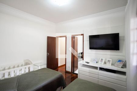 Casa à venda com 250m², 4 quartos e 4 vagasSuíte 2