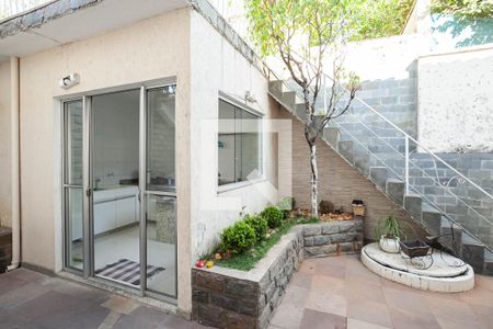 Casa à venda com 250m², 4 quartos e 4 vagasÁrea de serviço 
