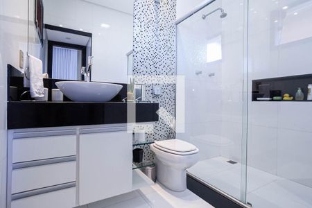 Casa à venda com 250m², 4 quartos e 4 vagasBanheiro da suíte 1