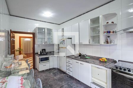 Casa à venda com 250m², 4 quartos e 4 vagasCozinha