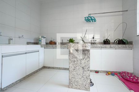 Casa à venda com 250m², 4 quartos e 4 vagasÁrea de serviço 