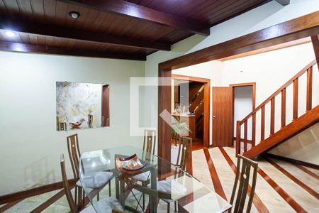 Sala 2 de casa para alugar com 4 quartos, 250m² em Ouro Preto, Belo Horizonte