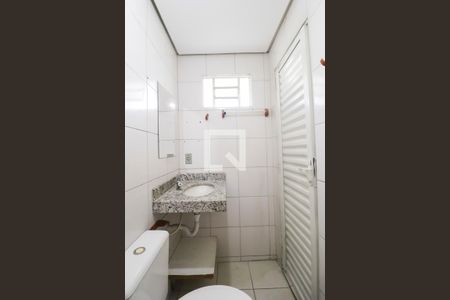 Banheiro de kitnet/studio para alugar com 1 quarto, 39m² em Setor Leste Universitário, Goiânia