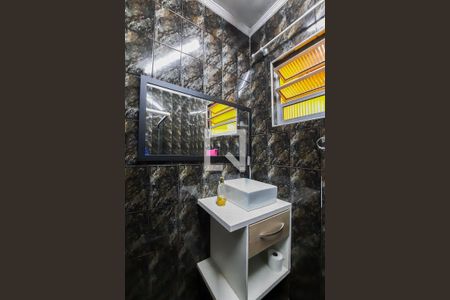 Casa para alugar com 90m², 2 quartos e 2 vagas Casa para alugar com 90m², 2 quartos e 2 vagasBanheiro