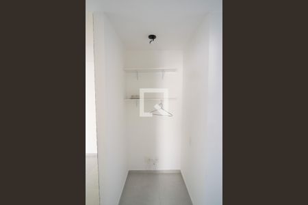 Corredor de apartamento à venda com 2 quartos, 50m² em Vila Ema, São Paulo