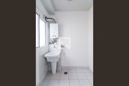 Área de serviço de apartamento para alugar com 3 quartos, 67m² em Humaitá, Porto Alegre