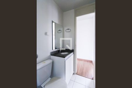 Banheiro de apartamento para alugar com 3 quartos, 67m² em Humaitá, Porto Alegre