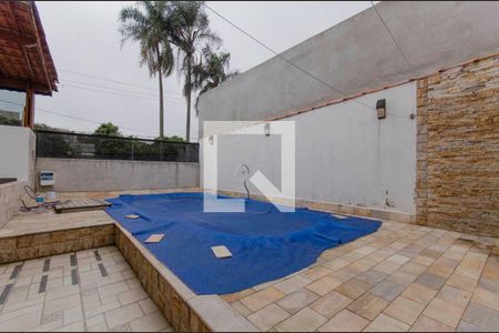 Casa à venda com 225m², 2 quartos e 1 vagaPiscina