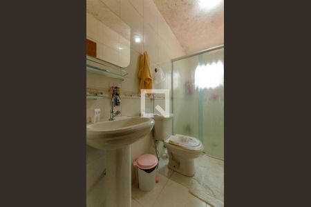 Casa à venda com 225m², 2 quartos e 1 vagaBanheiro