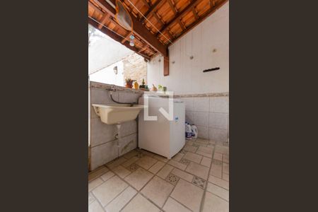 Casa à venda com 225m², 2 quartos e 1 vagaÁrea de Serviço