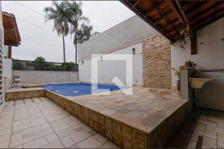 Casa à venda com 225m², 2 quartos e 1 vagaPiscina