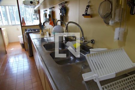 Apartamento à venda com 180m², 4 quartos e 2 vagasCozinha 