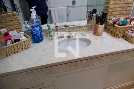 Apartamento à venda com 180m², 4 quartos e 2 vagasSuíte banheiro 