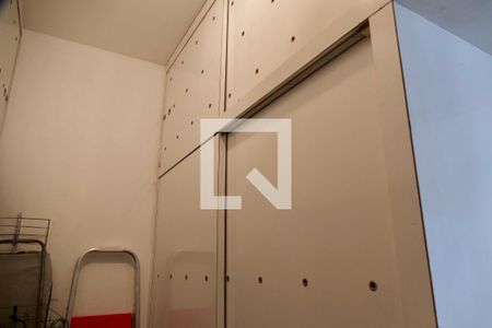 Apartamento à venda com 180m², 4 quartos e 2 vagasQuarto serviço 2