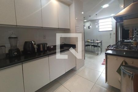 Apartamento à venda com 240m², 3 quartos e 1 vaga Apartamento à venda com 240m², 3 quartos e 1 vagaCozinha