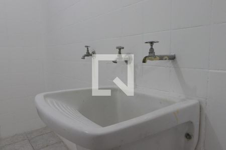 Casa à venda com 400m², 5 quartos e 3 vagas Casa à venda com 400m², 5 quartos e 3 vagasCasa 2 - área de serviço