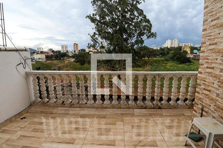 Casa à venda com 400m², 5 quartos e 3 vagas Casa à venda com 400m², 5 quartos e 3 vagasCasa 3 - Sacada