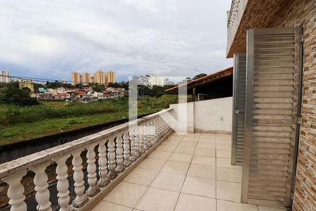 Casa à venda com 400m², 5 quartos e 3 vagas Casa à venda com 400m², 5 quartos e 3 vagasSacada
