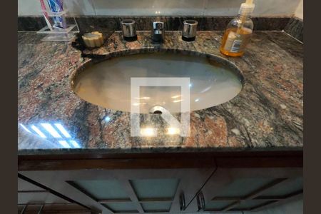 Casa à venda com 280m², 3 quartos e 5 vagasBanheiro da Suíte 3