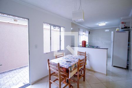 Casa à venda com 111m², 3 quartos e 2 vagasCozinha