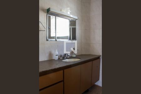 Banheiro  de casa à venda com 2 quartos, 130m² em Saúde, São Paulo