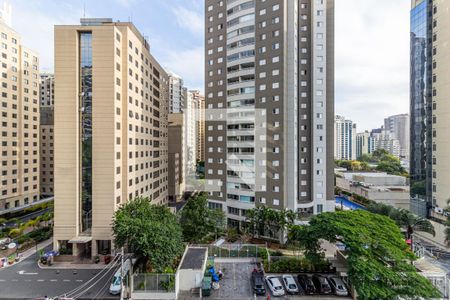 Varanda de kitnet/studio à venda com 1 quarto, 32m² em Indianópolis, São Paulo