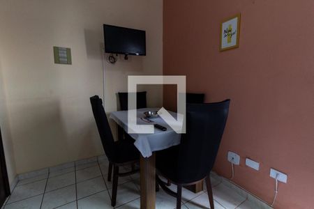 Detalhe da sala de apartamento para alugar com 1 quarto, 72m² em Vila Assuncao, Praia Grande