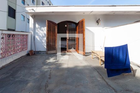 Casa à venda com 245m², 3 quartos e 2 vagasVaranda