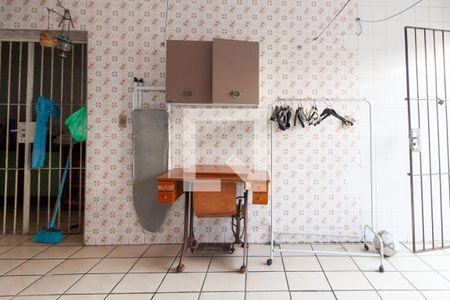 Casa à venda com 245m², 3 quartos e 2 vagasÁrea de serviço