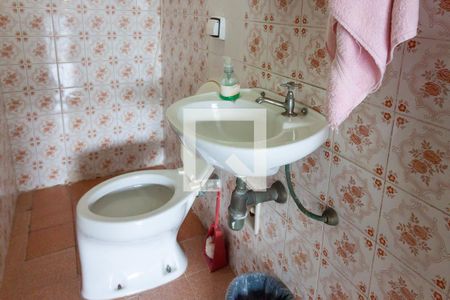 Casa à venda com 245m², 3 quartos e 2 vagasBanheiro de serviço