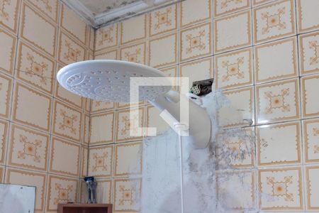 Casa à venda com 245m², 3 quartos e 2 vagasChuveiro