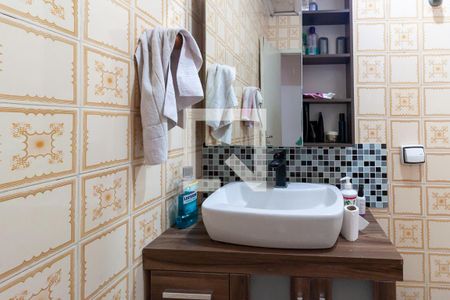 Casa à venda com 245m², 3 quartos e 2 vagasBanheiro