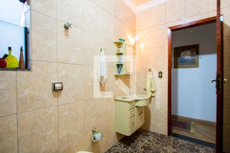 Casa à venda com 245m², 3 quartos e 2 vagas Casa à venda com 245m², 3 quartos e 2 vagasBanheiro social