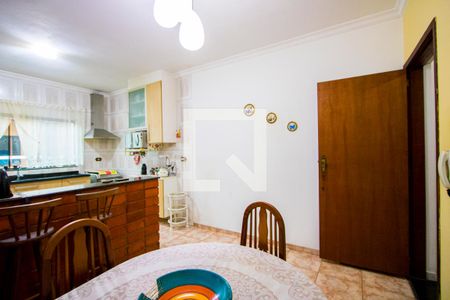 Casa à venda com 245m², 3 quartos e 2 vagas Casa à venda com 245m², 3 quartos e 2 vagasCopa