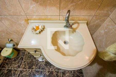 Casa à venda com 245m², 3 quartos e 2 vagas Casa à venda com 245m², 3 quartos e 2 vagasBanheiro social