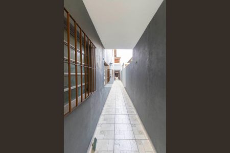 Casa à venda com 200m², 4 quartos e 2 vagasCorredor Lateral