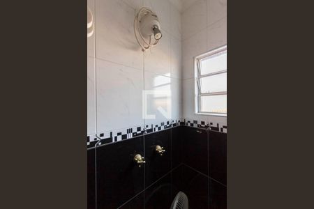 Casa à venda com 200m², 4 quartos e 2 vagasBanheiro Suíte 