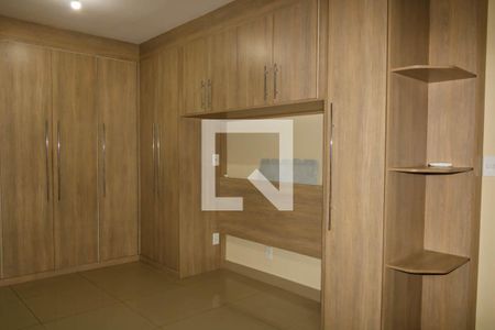 Quarto Suite de casa de condomínio para alugar com 3 quartos, 120m² em Todos Os Santos, Rio de Janeiro