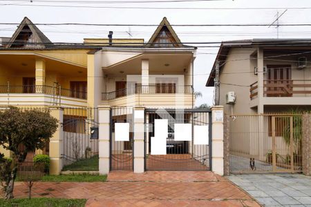 Casa à venda com 295m², 3 quartos e 2 vagasFachada