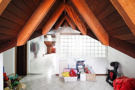 Casa à venda com 295m², 3 quartos e 2 vagasSótao