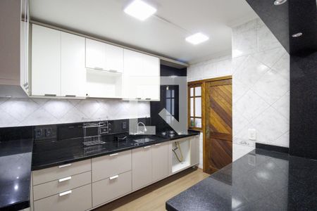 Casa à venda com 295m², 3 quartos e 2 vagasCozinha