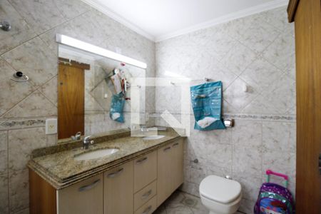 Casa à venda com 295m², 3 quartos e 2 vagasBanheiro da Suíte